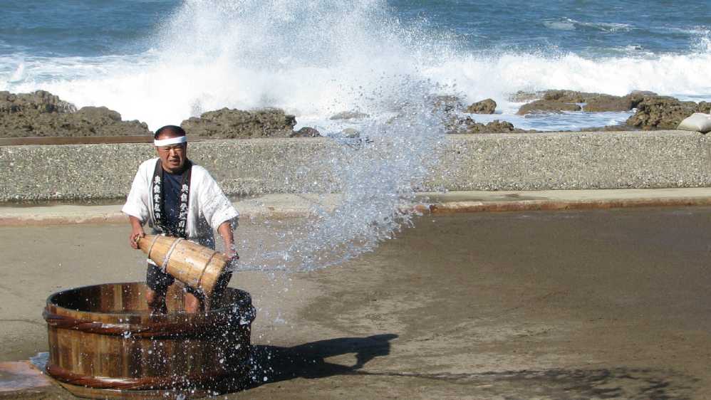 減塩が健康にいいのは大嘘？！塩の真実知っていますか？
